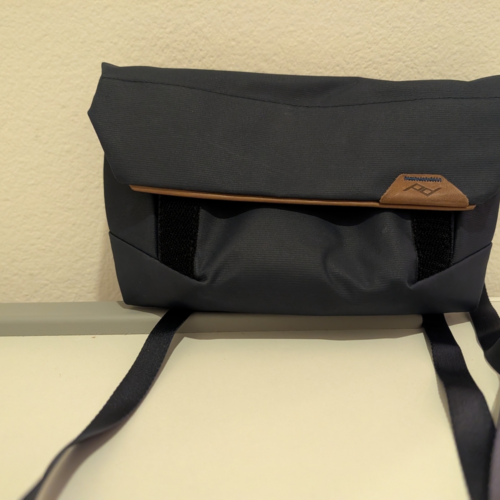 Peak Design Midnight Blue Field Pouch V2 - Picture 2 of 6